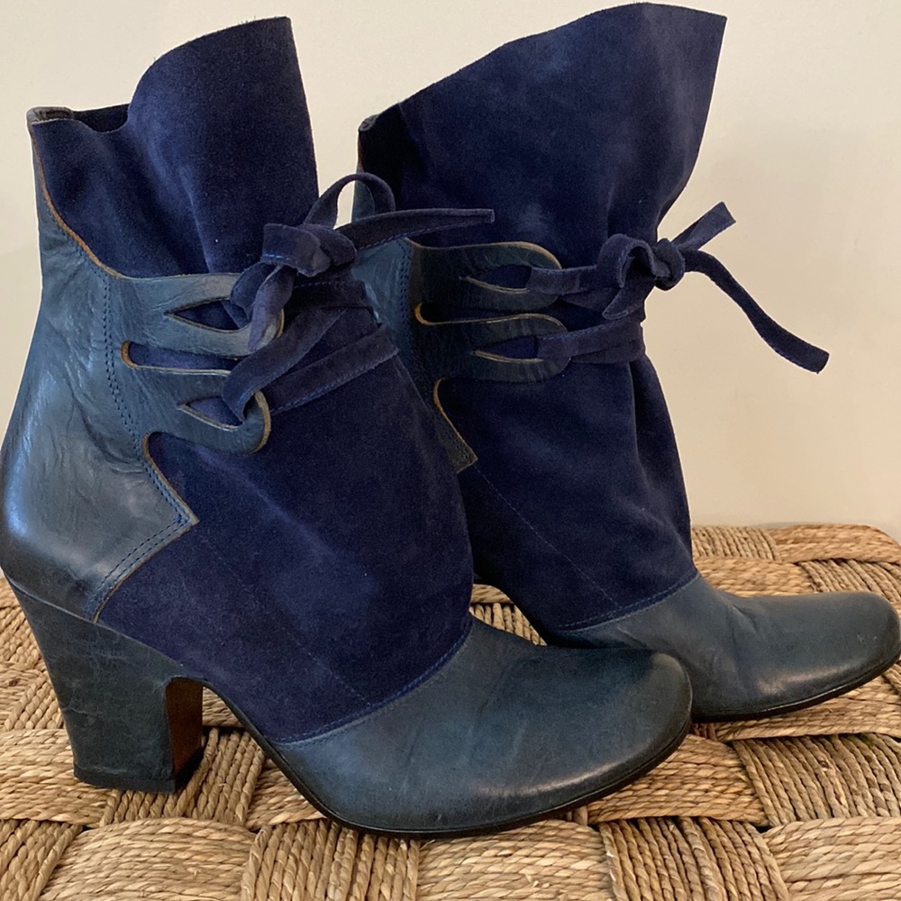 Blue Ankle Booties with Suede Leather and Chunky Heel